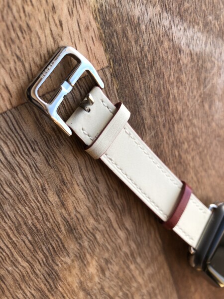 Кожаный ремешок HM Style Double Tour для Apple Watch (белый/красный с лого)
