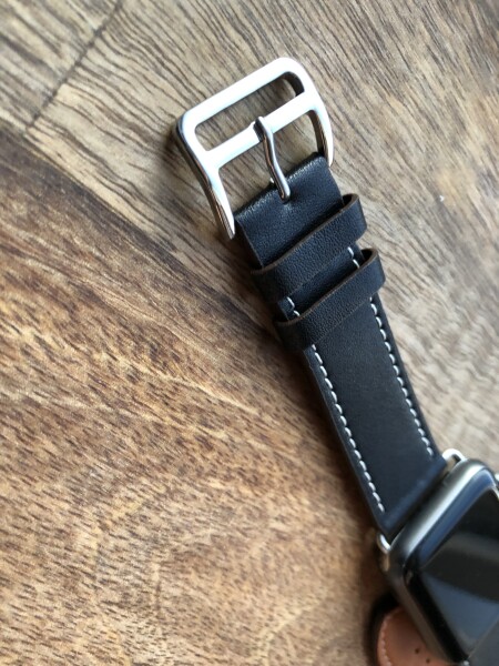 Кожаный ремешок Double Tour для Apple Watch (черный)