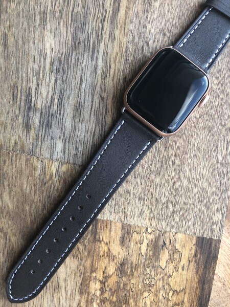 Кожаный ремешок HM Style с классической складной пряжкой для Apple Watch (Ébène Barenia с лого)