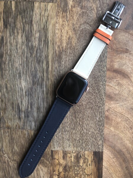 Кожаный ремешок HM Style с классической пряжкой для Apple Watch (синий/белый с лого)