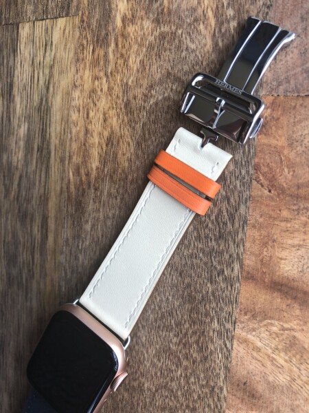 Кожаный ремешок HM Style с классической пряжкой для Apple Watch (синий/белый с лого)