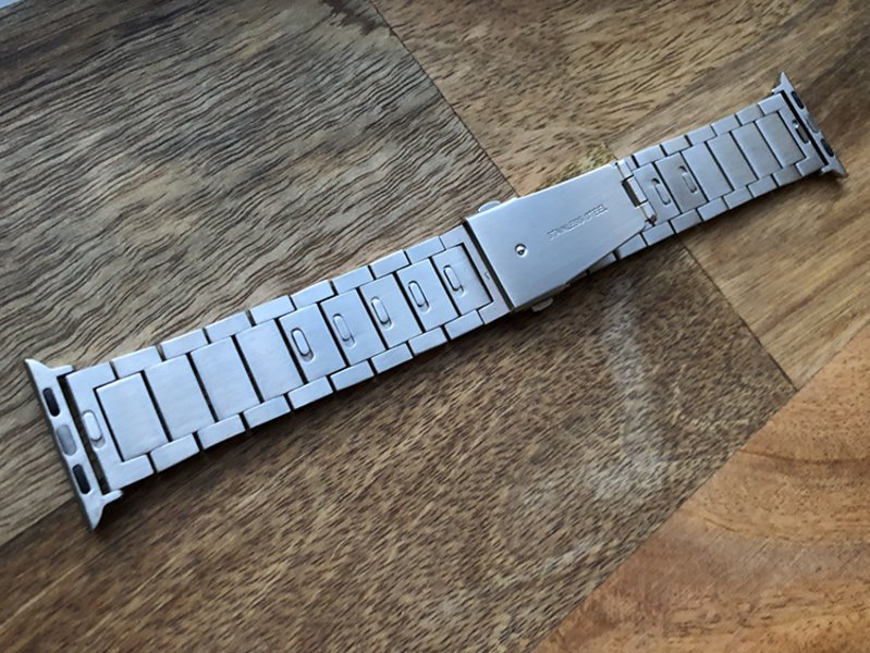 Стальной браслет Crested Steel для Apple Watch (серебристый)