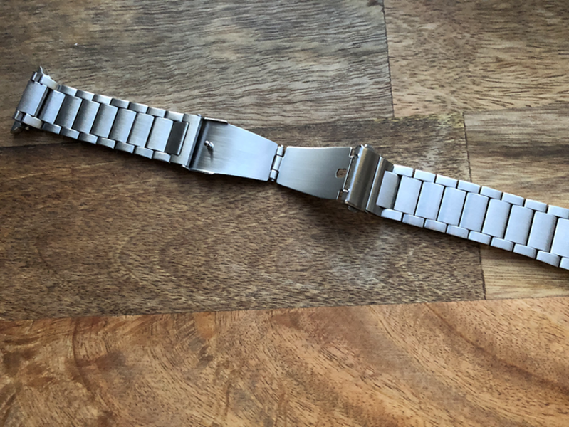Стальной браслет Crested Steel для Apple Watch (серебристый)