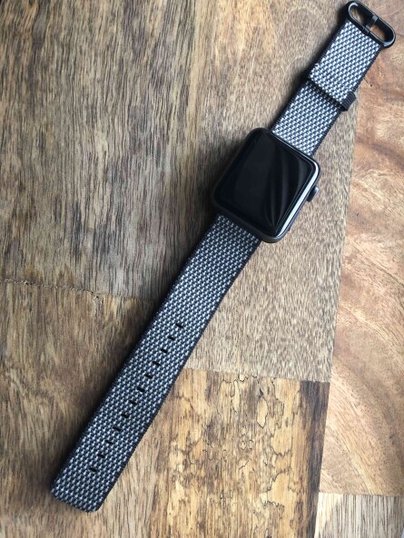 Нейлоновый ремешок для Apple Watch 38/40/41 (черная сетка)