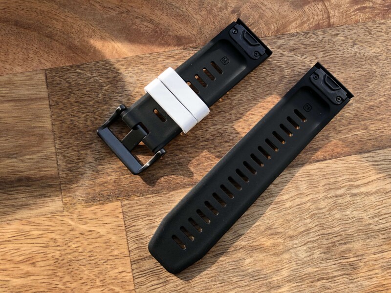 Силиконовый ремешок для Garmin Fenix 6X (белый/черный)