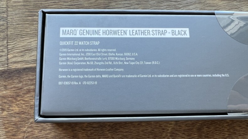 Оригинальный кожаный ремешок Garmin Quickfit 22 mm. Genuine Horween® Black (010-12738-19)