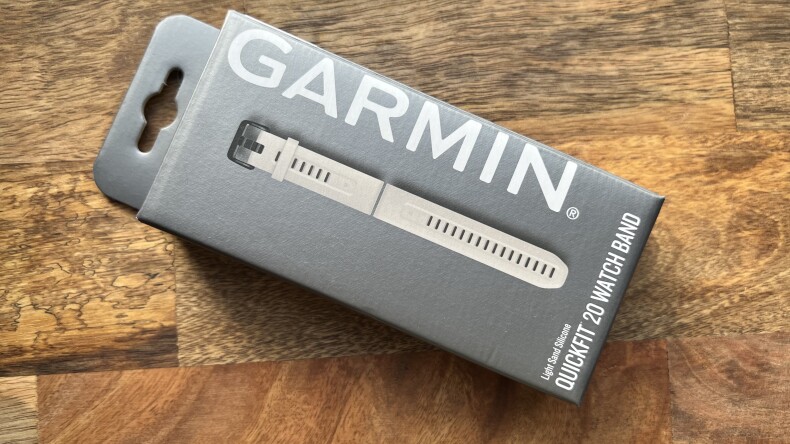 Оригинальный силиконовый ремешок Garmin Quickfit 20mm (light sand) 010-13102-04