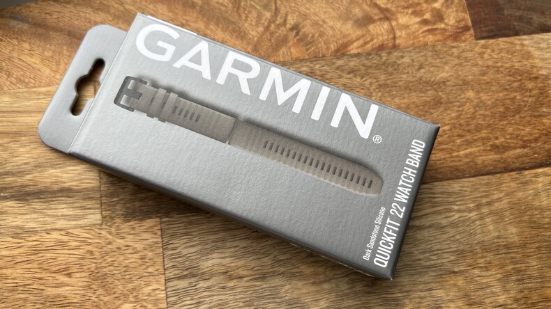 Оригинальный силиконовый ремешок Garmin Quickfit 22 mm (Dark Sandstone) 010-12863-02